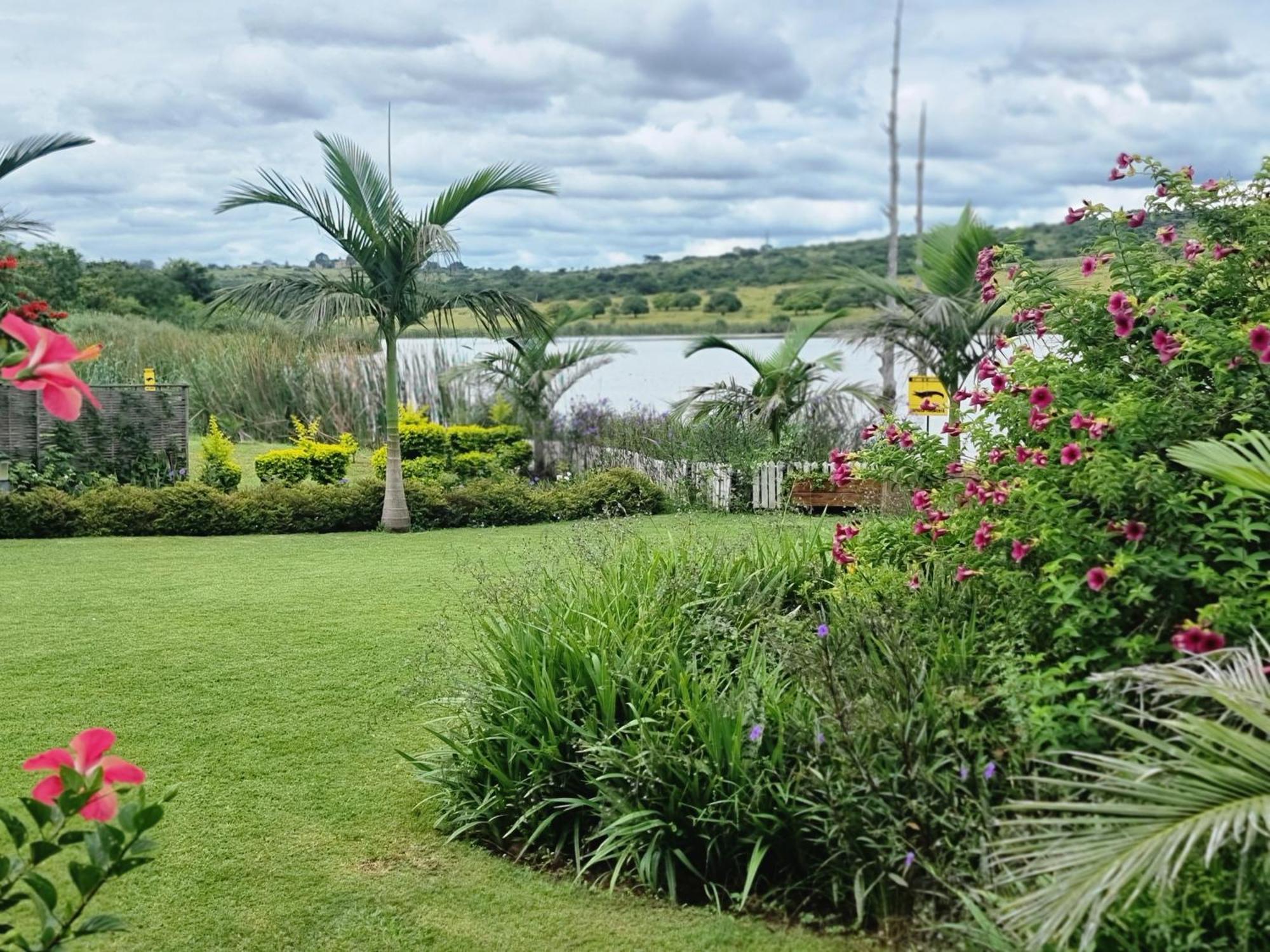 Goggas Nest Bnb & Restaurant Matsapha Extérieur photo